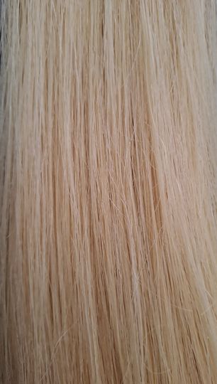 22 Inch Full Volume (I Tip) Hair Extensions #613 Platinum Blonde